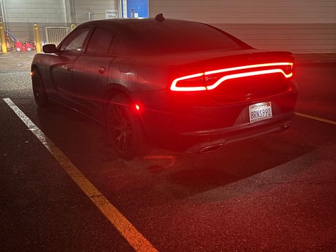 Used 2016 Dodge Charger SXT w/ Rallye Group image 4