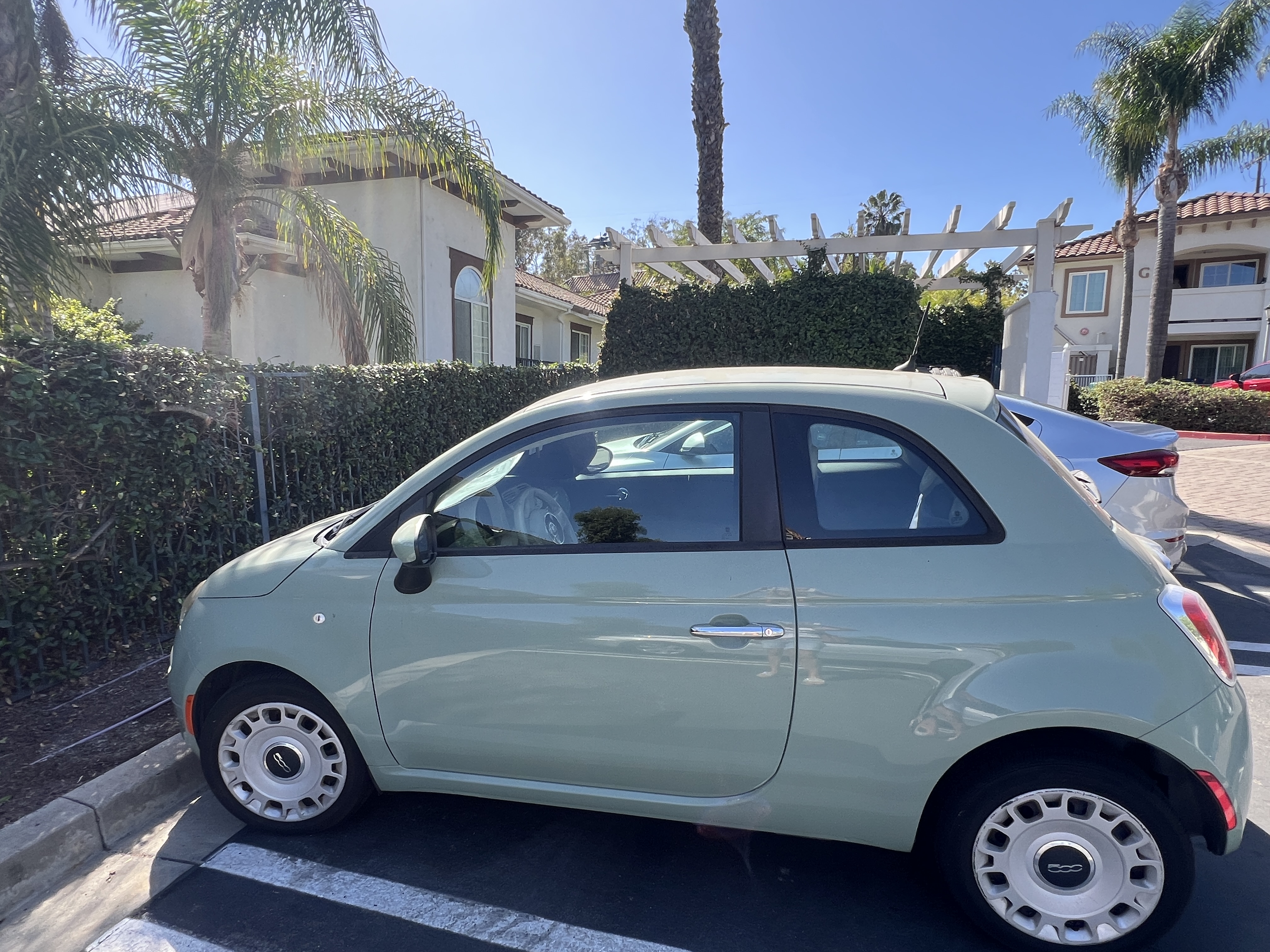 Used 2012 FIAT 500 Pop FWD image 1
