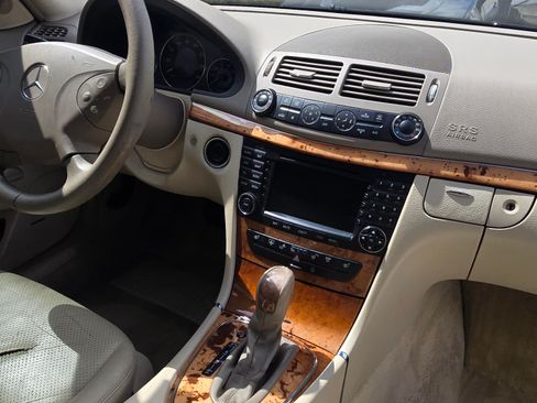 Used 2006 Mercedes-Benz E 350 4MATIC Sedan image 19