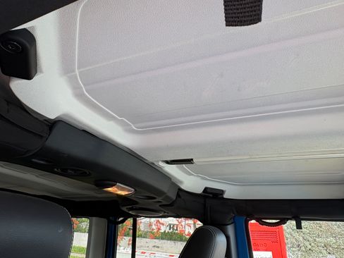 Used 2014 Jeep Wrangler Unlimited Sahara AWD/4WD image 22