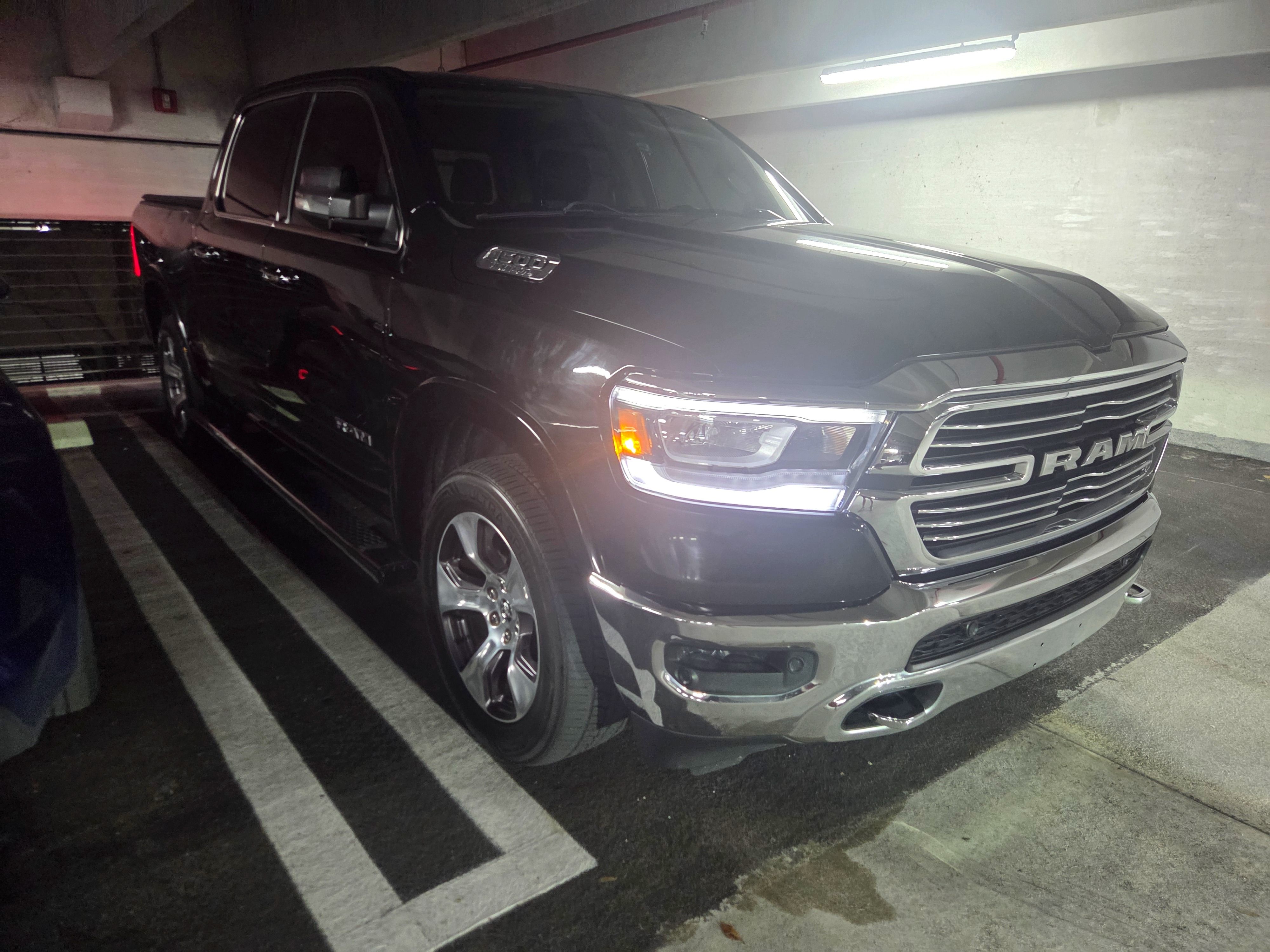 Used 2019 RAM 1500 Laramie RWD image 16