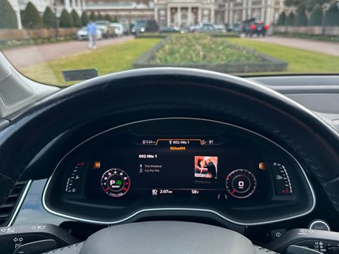 Used 2018 Audi Q7 3.0T Premium Plus w/ Premium Plus Package image 11