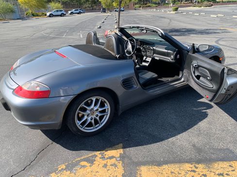 Used 2004 Porsche Boxster RWD image 5