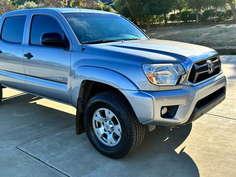 Used 2014 Toyota Tacoma PreRunner image 12
