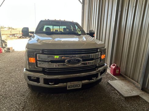 Used 2017 Ford F350 Lariat w/ Chrome Package image 4