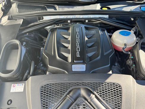 Used 2016 Porsche Macan S image 4