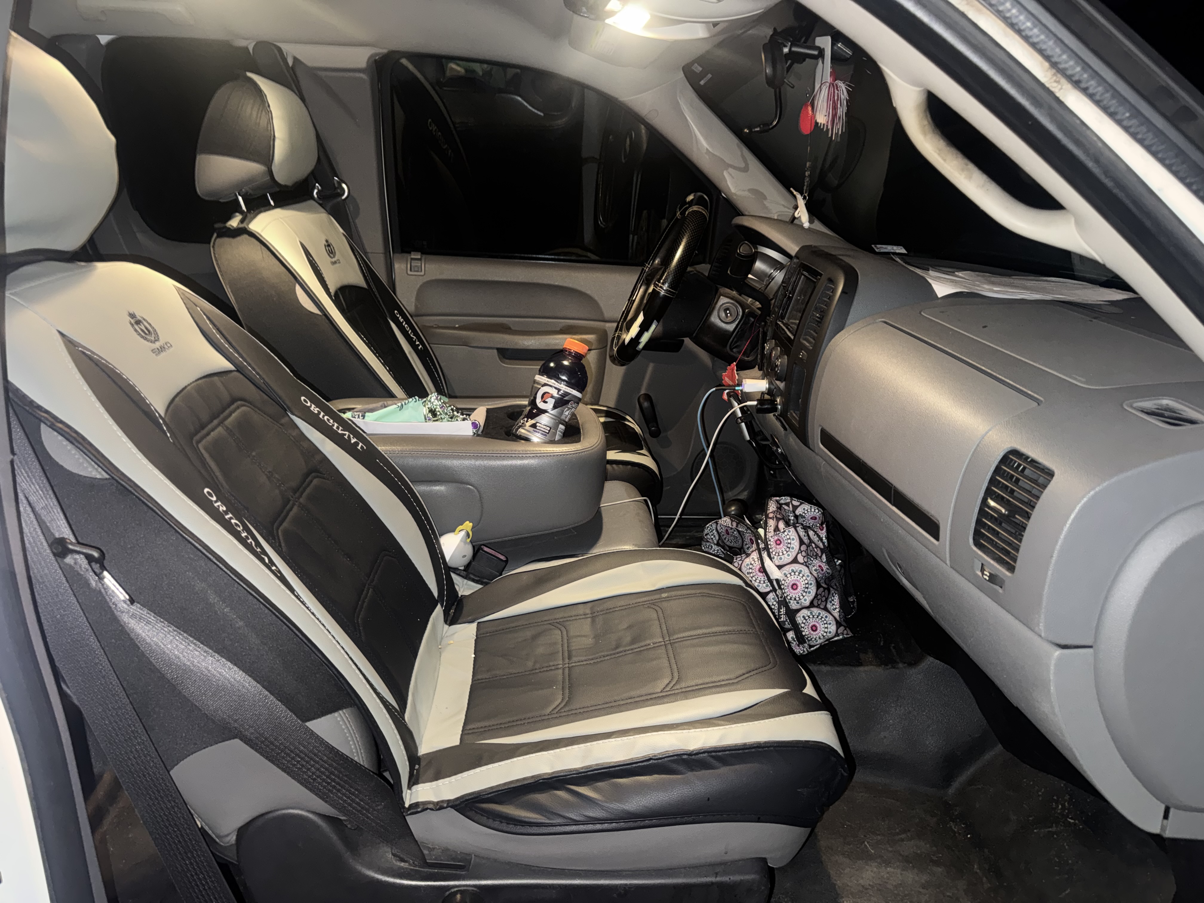 Used 2013 Chevrolet Silverado 2500 W/T AWD/4WD image 2