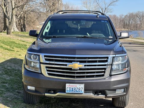 Used 2017 Chevrolet Suburban LT image 9