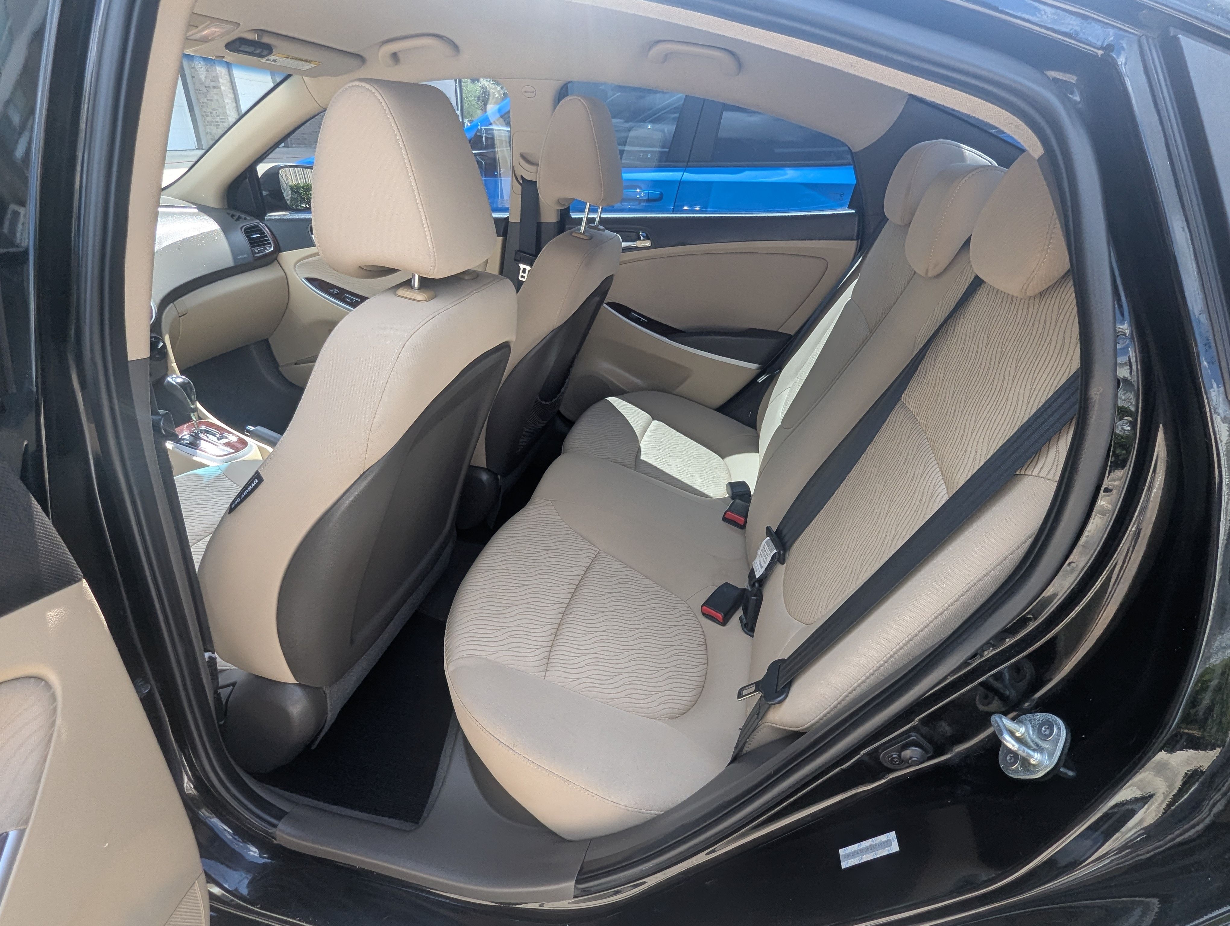 Used 2013 Hyundai Accent GLS w/ Premium Pkg FWD image 15