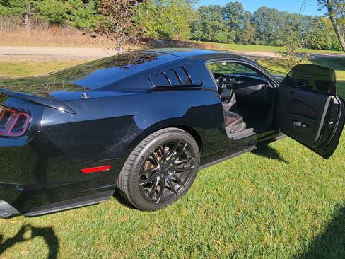 Used 2014 Ford Mustang GT image 4