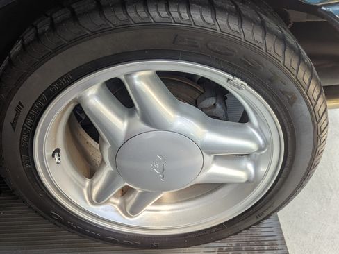 Used 1994 Ford Mustang GT image 17