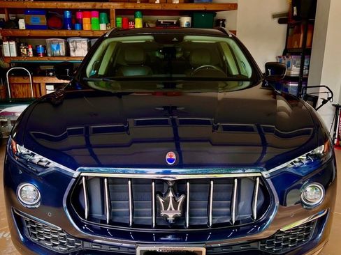 Used 2019 Maserati Levante GranLusso AWD/4WD image 1