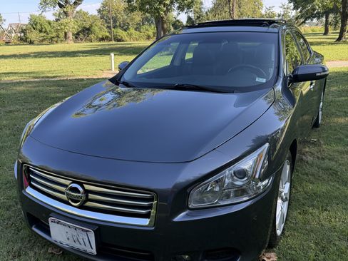 Used 2013 Nissan Maxima 3.5 SV w/ Premium Pkg FWD image 4
