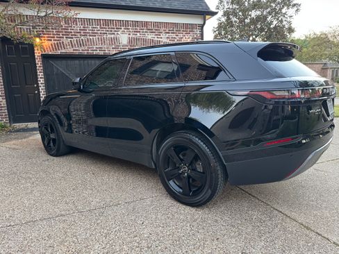 Used 2018 Land Rover Range Rover Velar S image 8