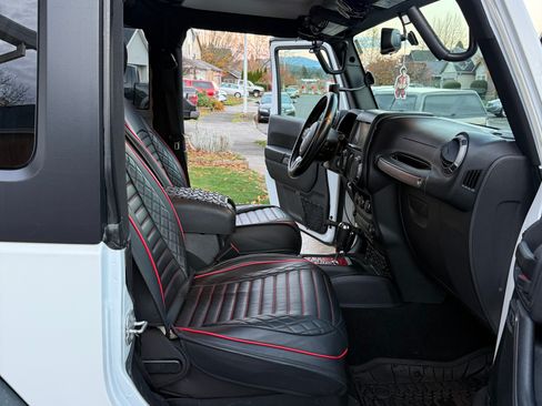 Used 2017 Jeep Wrangler Sport image 24