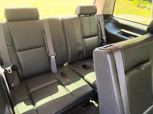 Used 2013 Chevrolet Tahoe LT image 18