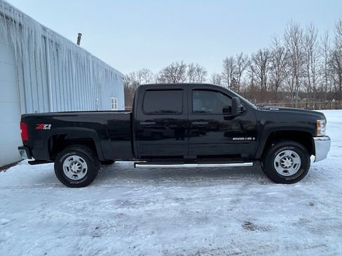 Used 2009 Chevrolet Silverado 2500 LT w/ Exterior Plus Package image 8