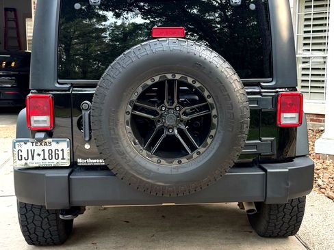 Used 2015 Jeep Wrangler Unlimited Sport w/ Quick Order Package 24S AWD/4WD image 5