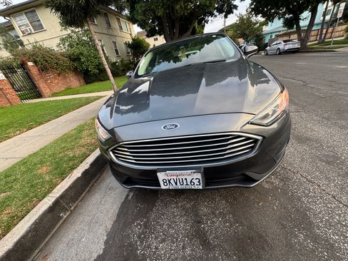 Used 2019 Ford Fusion SE FWD image 9
