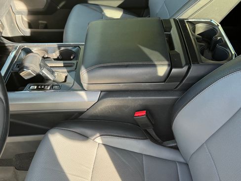 Used 2022 Ford F150 Lightning Lightning Lariat image 14