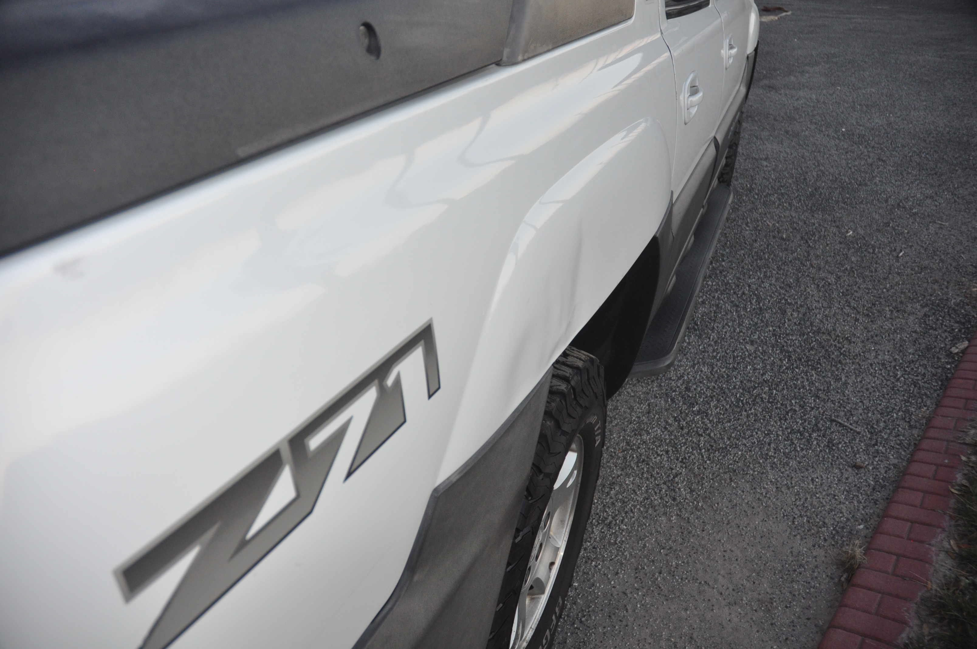 Used 2003 Chevrolet Avalanche 4x4 w/ Suspension Package, Off-Road image 18