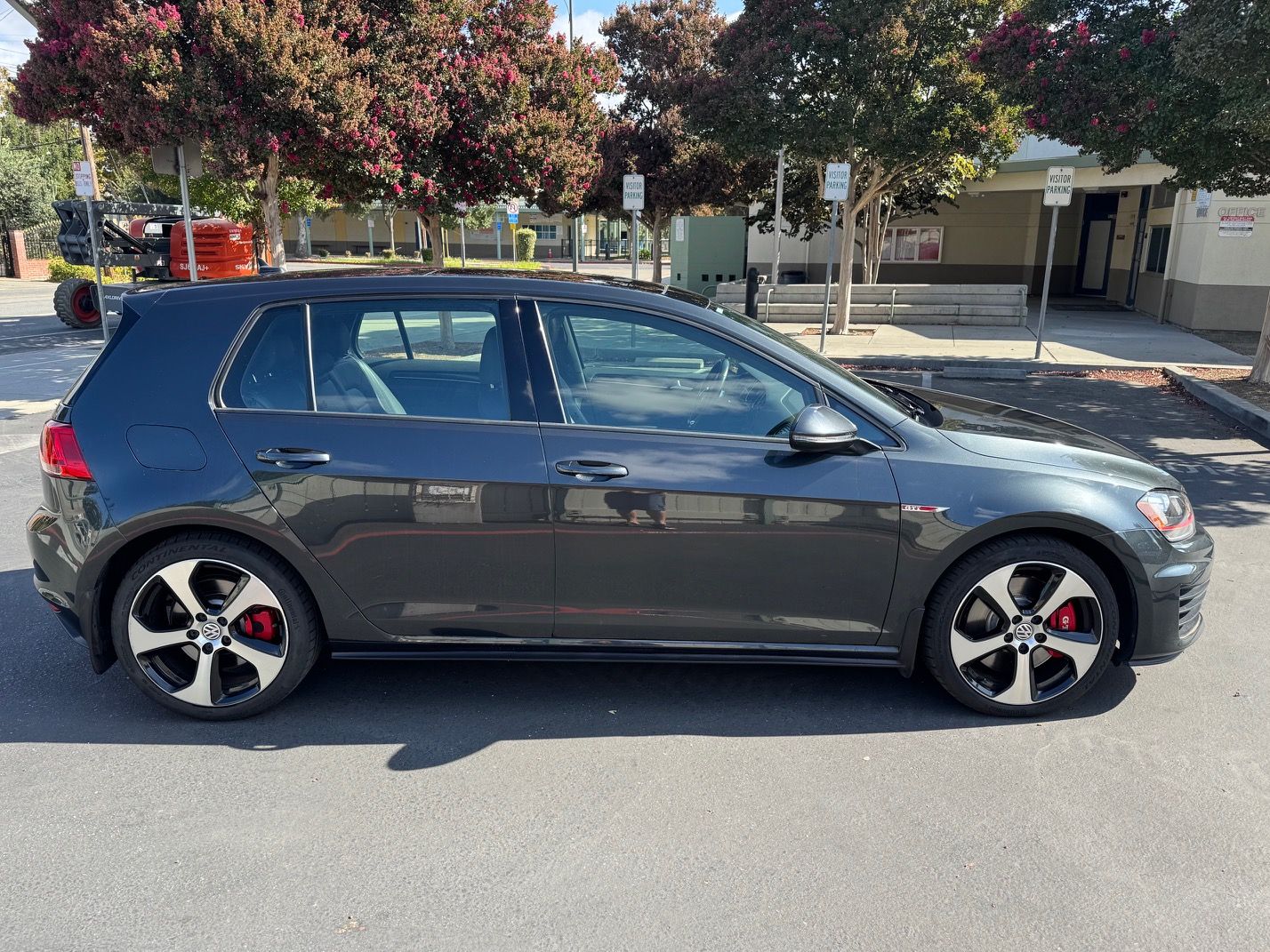 Used 2017 Volkswagen GTI Autobahn FWD image 4