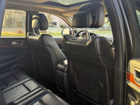 Used 2013 Jeep Grand Cherokee Limited w/ Luxury Group II image 9