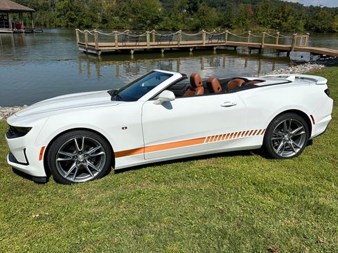 Used 2019 Chevrolet Camaro LT w/ RS Package image 8