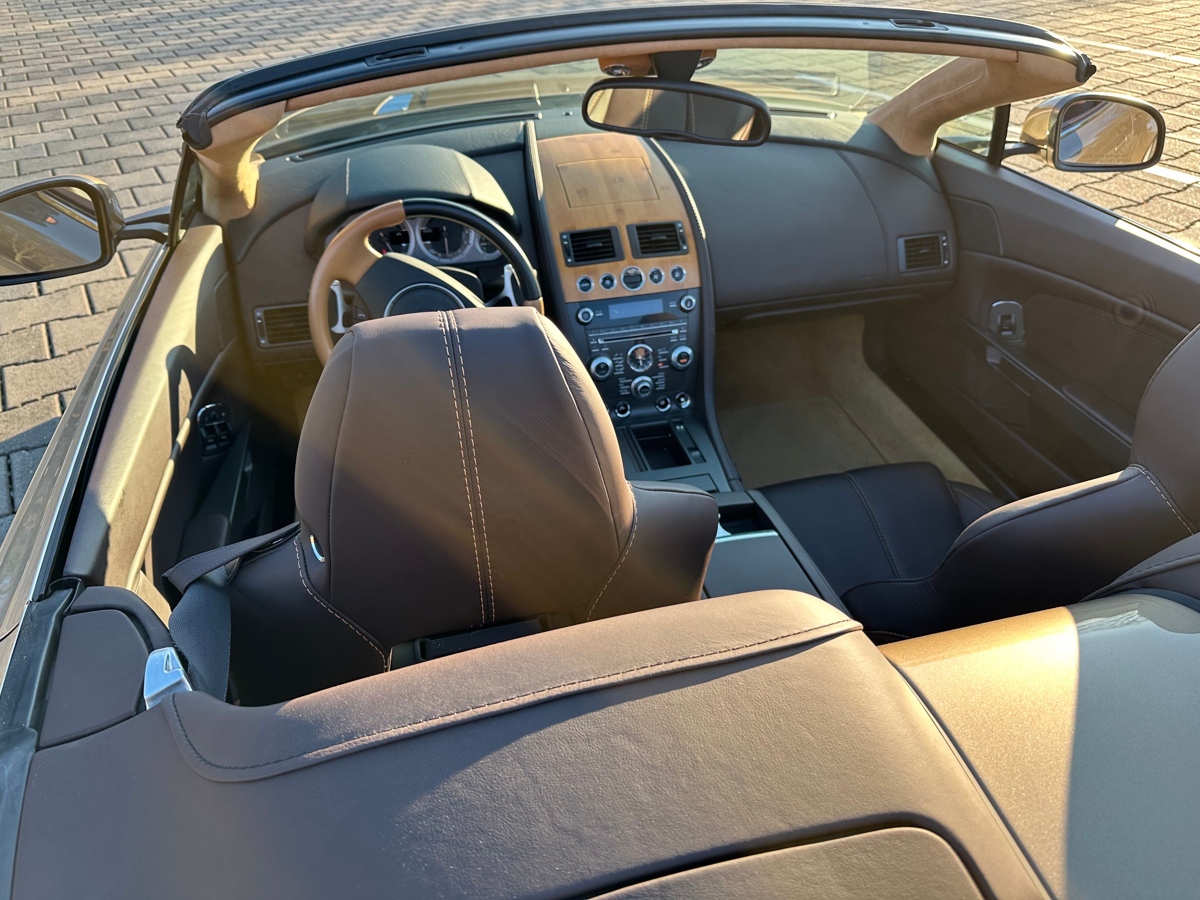 Used 2013 Aston Martin V8 Vantage Roadster RWD image 14