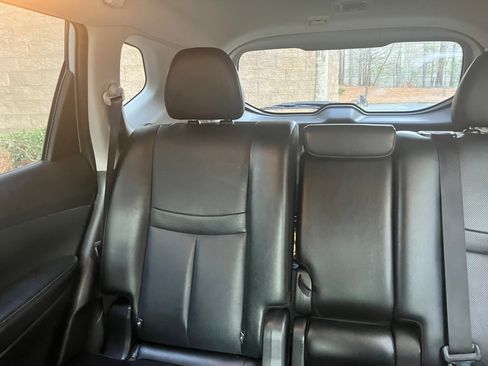 Used 2017 Nissan Rogue SL w/ SL Premium Package image 1