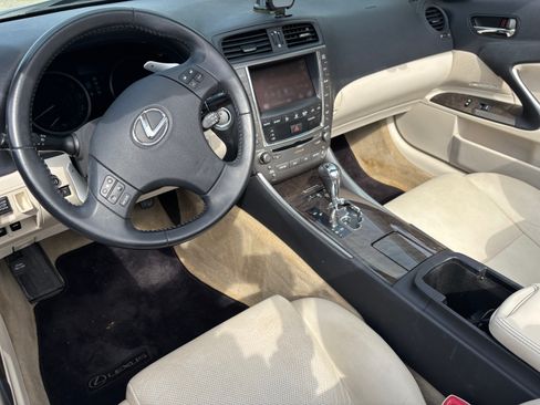 Used 2010 Lexus IS 250C image 11