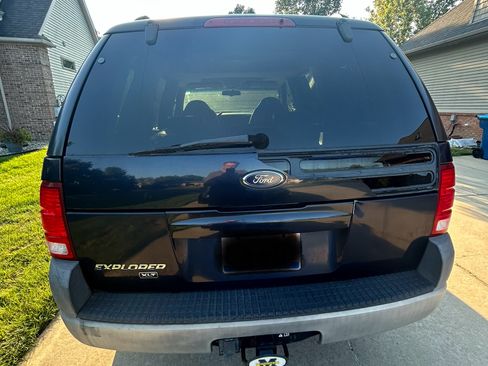 Used 2002 Ford Explorer XLT image 12