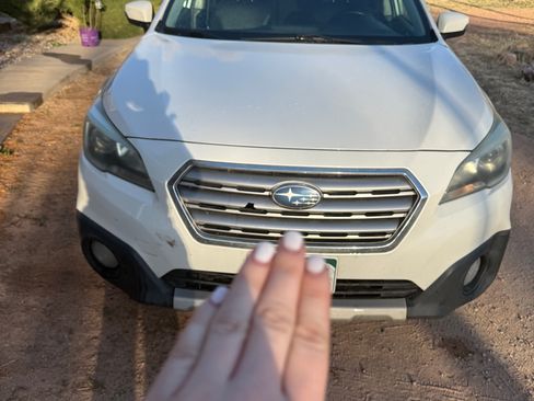 Used 2015 Subaru Outback 2.5i Limited image 4