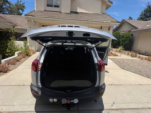 Used 2015 Toyota RAV4 LE FWD image 10