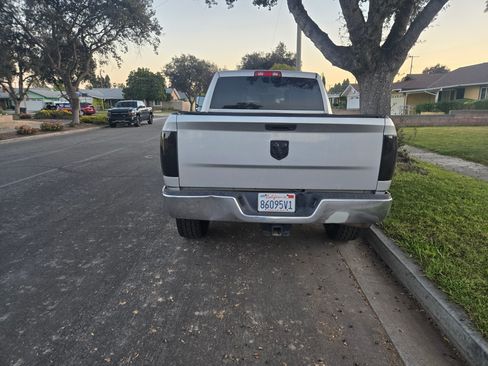 Used 2015 RAM 2500 Tradesman w/ Chrome Appearance Group image 2