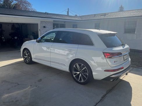 Used 2021 Audi SQ7 Premium Plus w/ Driver Assistance Package image 8