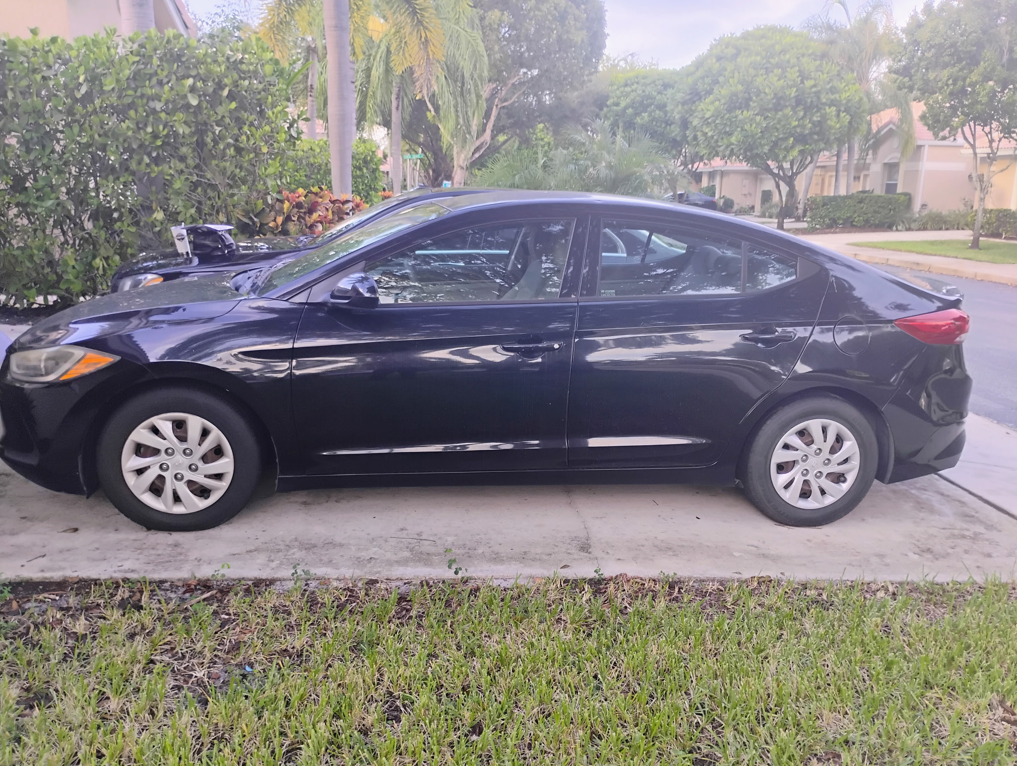 Used 2018 Hyundai Elantra SE FWD image 1