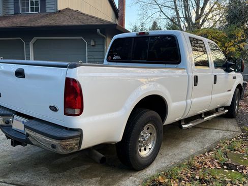 Used 2004 Ford F250 XLT image 2