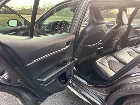 Used 2018 Toyota Camry SE w/ Protection Package (Q2) image 19