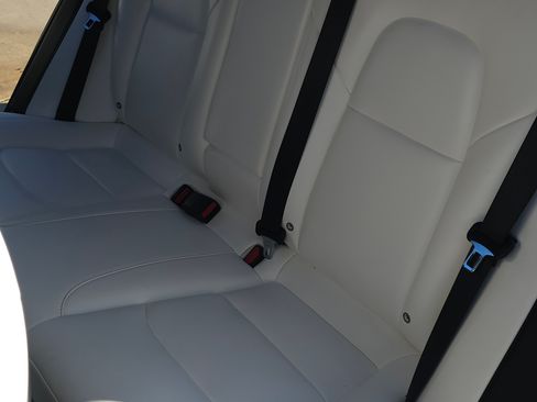 Used 2018 Tesla Model 3 Performance image 10