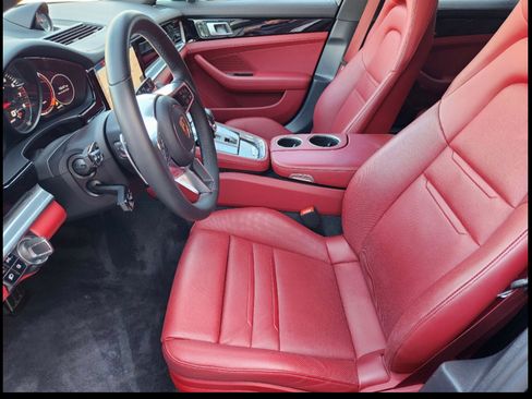 Used 2019 Porsche Panamera 4S image 6