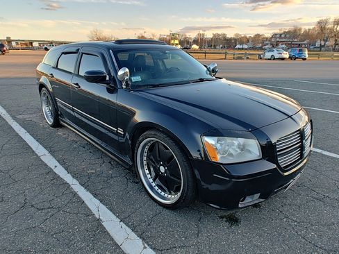 Used 2005 Dodge Magnum R/T w/ Convenience Group II image 1