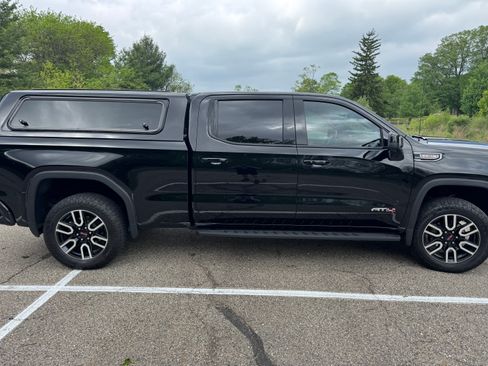Used 2022 GMC Sierra 1500 AT4 w/ AT4 Premium Package AWD/4WD image 1