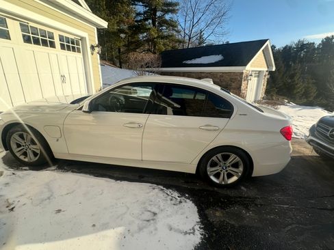 Used 2017 BMW 330e image 13