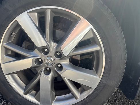 Used 2016 Nissan Pathfinder Platinum image 10