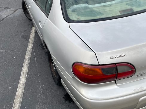 Used 2004 Chevrolet Malibu Classic image 5