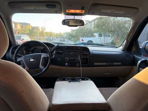 Used 2008 Chevrolet Silverado 1500 LT w/ Power Pack Plus AWD/4WD image 10