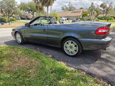Used 2004 Volvo C70 LT image 4