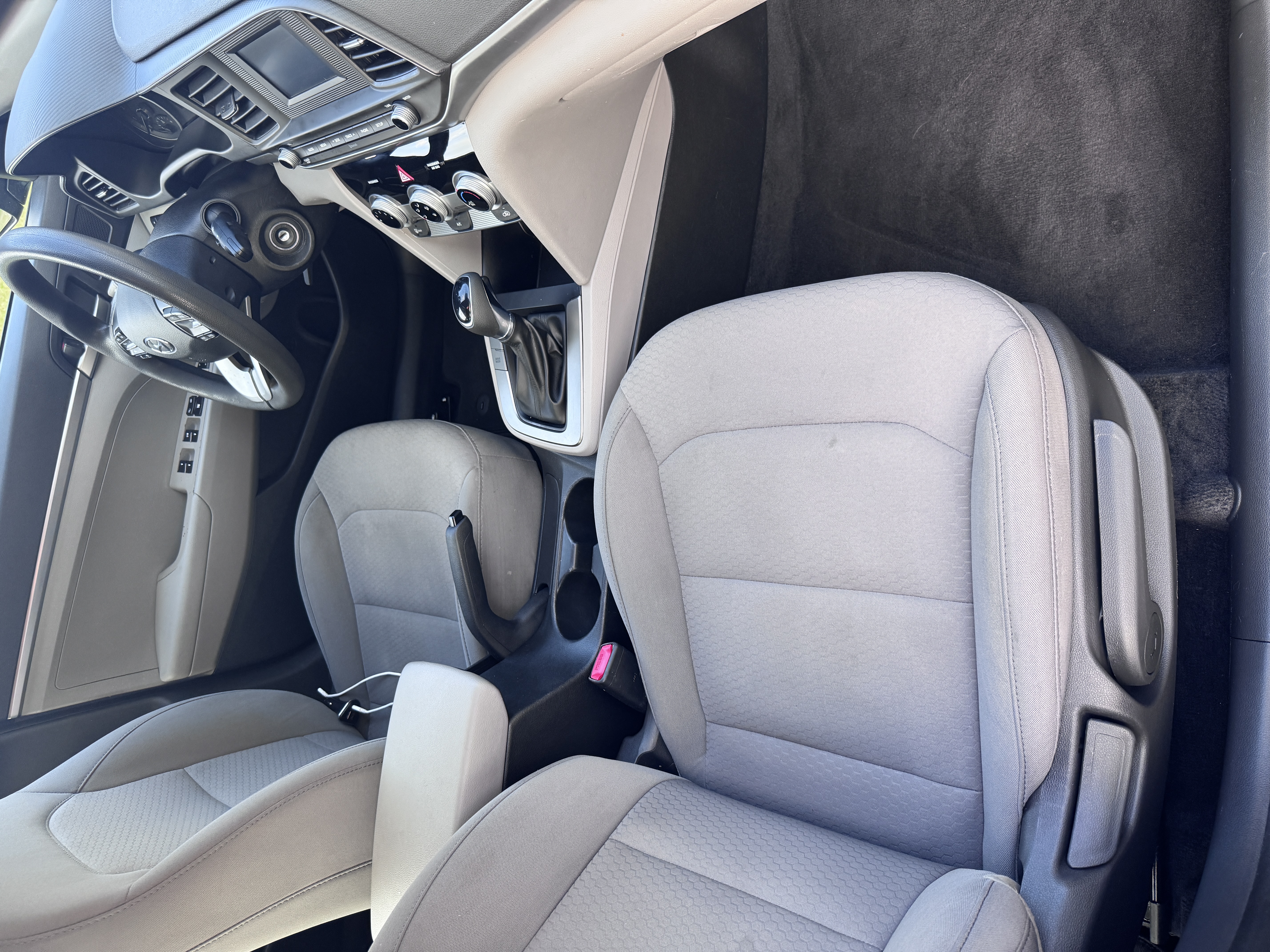 Used 2019 Hyundai Elantra SE FWD image 9