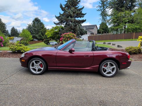 Used 2003 MAZDA MX-5 Miata LS RWD image 2
